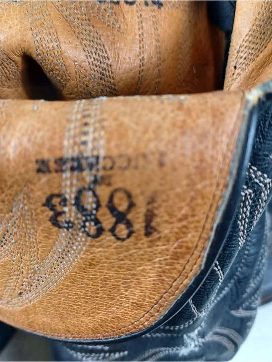 Vintage Dan Post Ostrich Leather Black Cowboy Boots, Size Men's 8.1/2 Pull-On - Picture 14 of 16